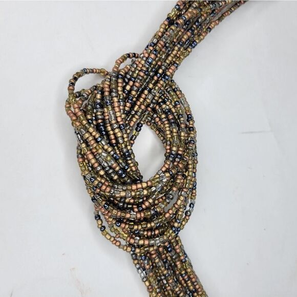 Woman Seed Bead Multi Strand Necklace. - Picture 5 of 7